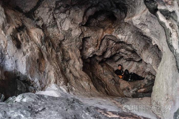 山洞探险真实视频